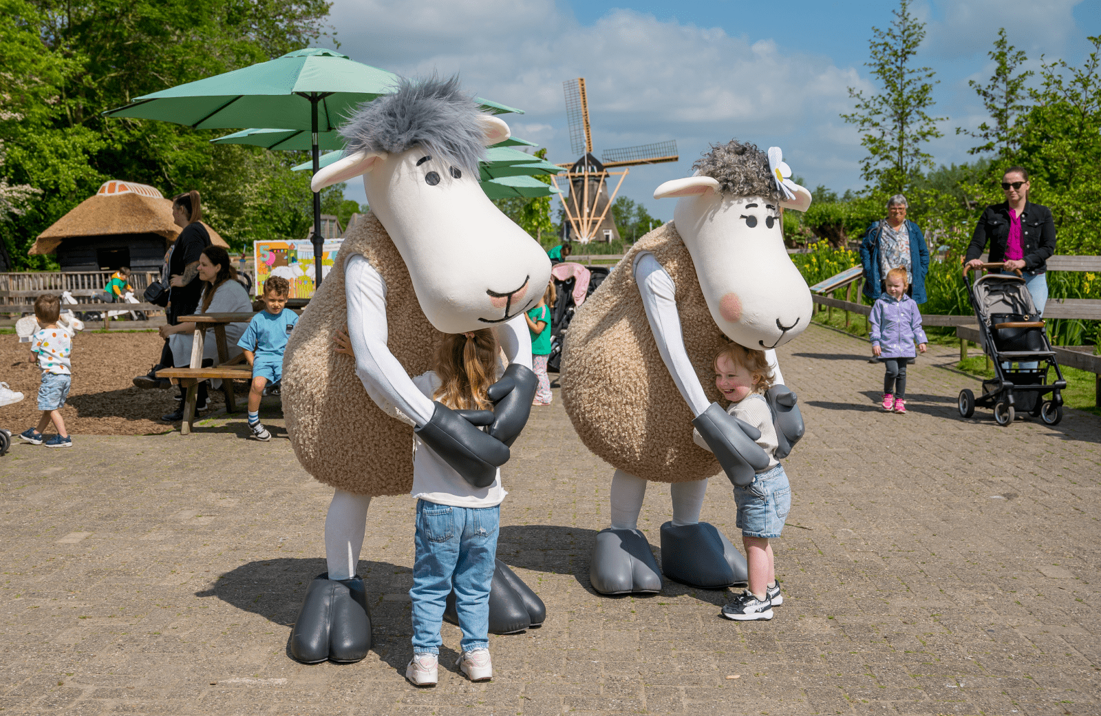 Meet en greet met Mike en Molly op Avonturenboerderij Molenwaard