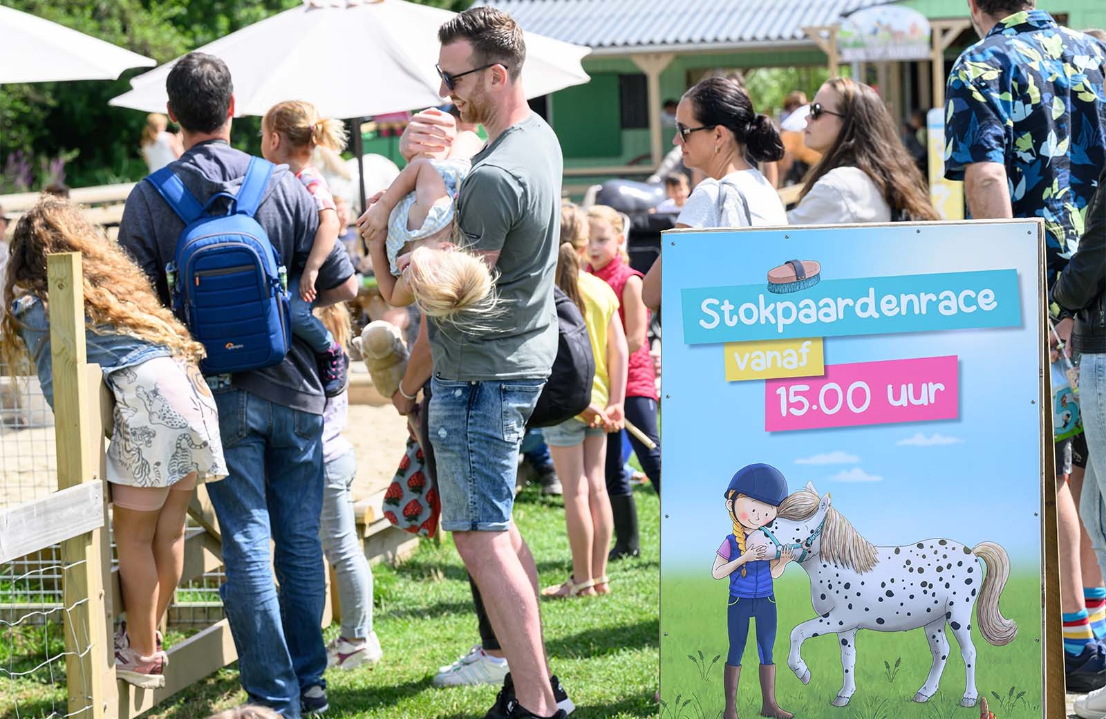 Stokpaardenrace op Avonturenboerderij Molenwaard